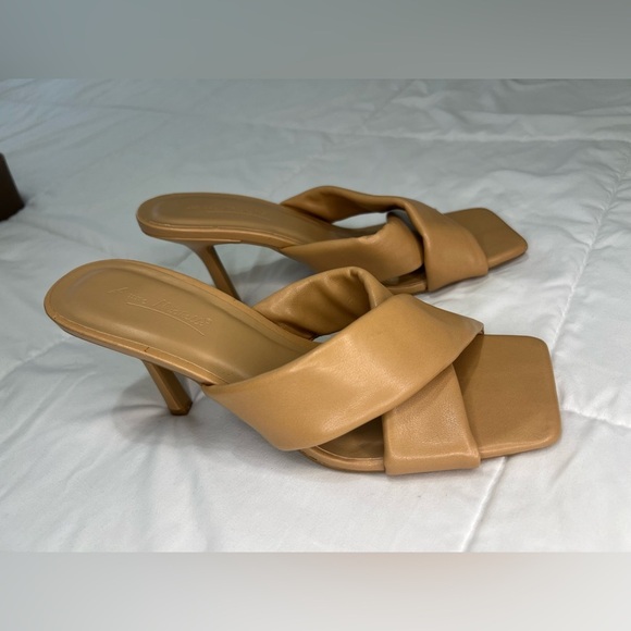 Anne Michelle Camel Heeled Sandals size 7.5 - Picture 3 of 10